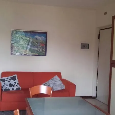 Lovely Flat In * لوكا